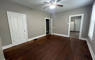 2 beds, 1.5 baths, $925