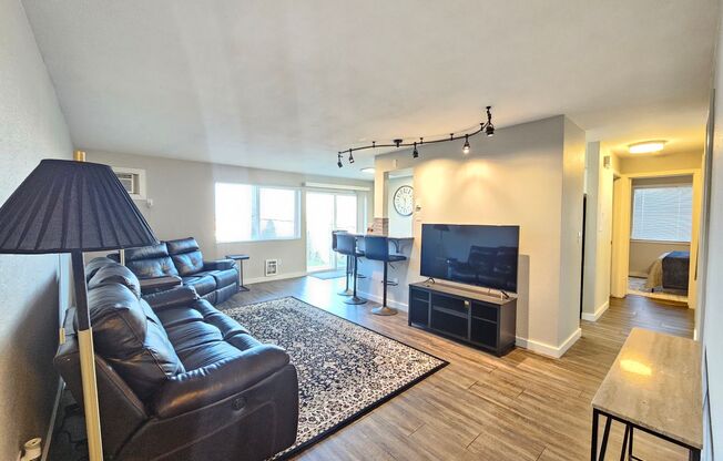 2 beds, 1 bath, 850 sqft, $1,295, Unit 109