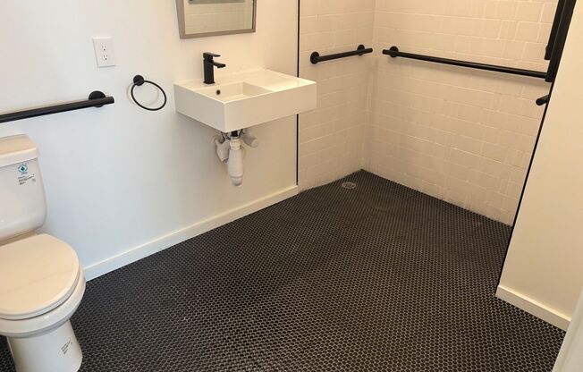 Studio, 1 bath, 400 sqft, $1,750, Unit 101
