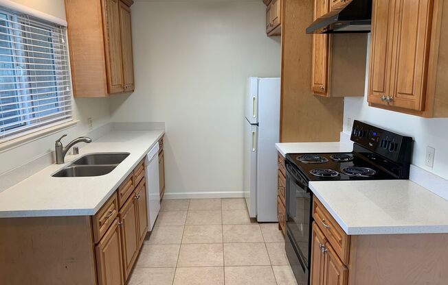 2 beds, 1 bath, $2,795, Unit 1984