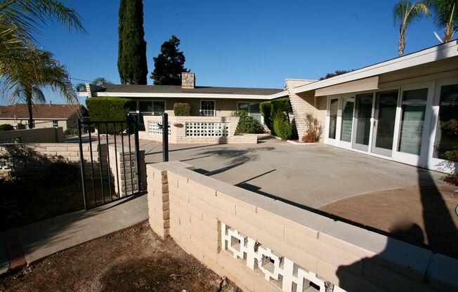 Mid-Century Modern 3Br 2Ba on 1/2ac with View!