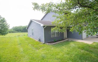 3 beds, 2 baths, $1,395