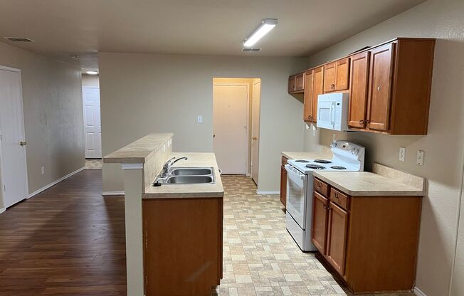 3 beds, 2 baths, $1,895