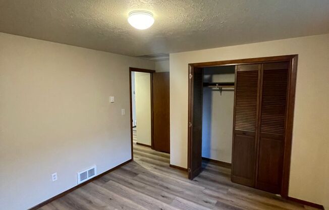 2 beds, 1 bath, 1,044 sqft, $1,450, Unit 1131