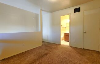 1 bed, 1 bath, $695, Unit Unit 2