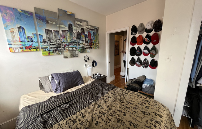 2 beds, 1 bath, $3,500, Unit 8