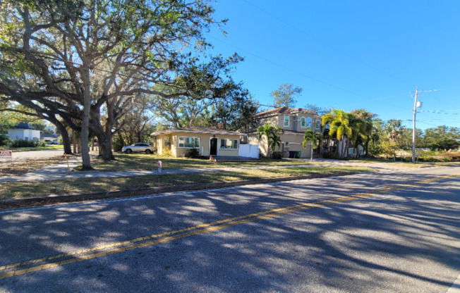 6523 BAYSHORE BLVD