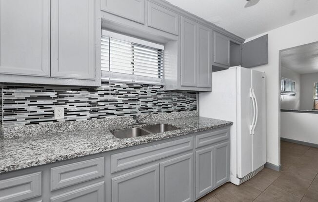 COMMING SOON!!!!*HOUSING WELCOME / SECTION 8 ACCEPTED*HALF OFF 1ST MONTHS RENT & ASK ABOUT OUR NO DEPOSIT OPTION