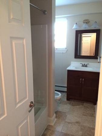 2 beds, 1 bath, 1,100 sqft, $1,600, Unit G207