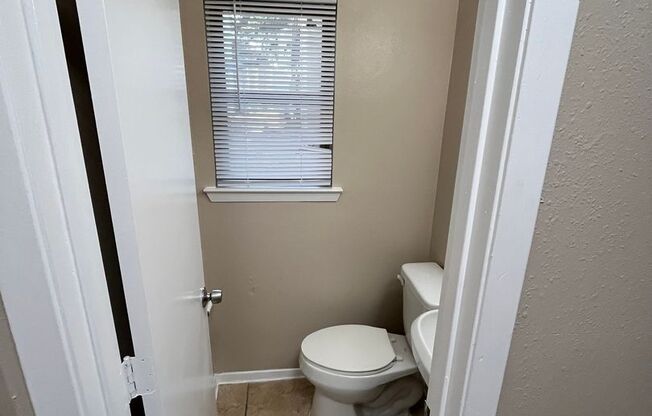 2 beds, 1.5 baths, 1,018 sqft, $1,525, Unit 1055
