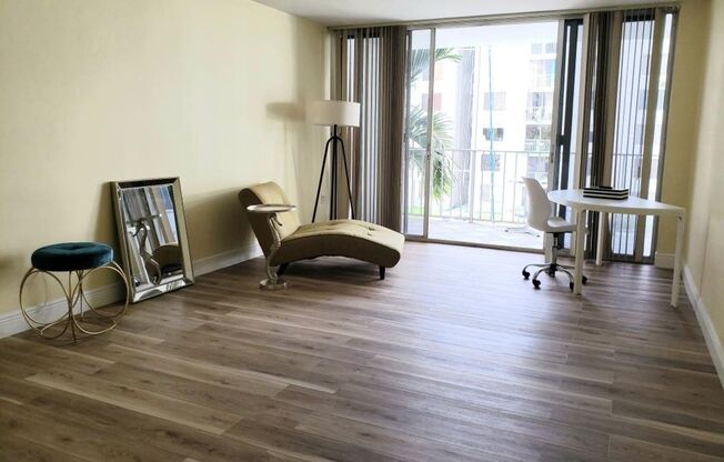 1700 NW North River Drive #305