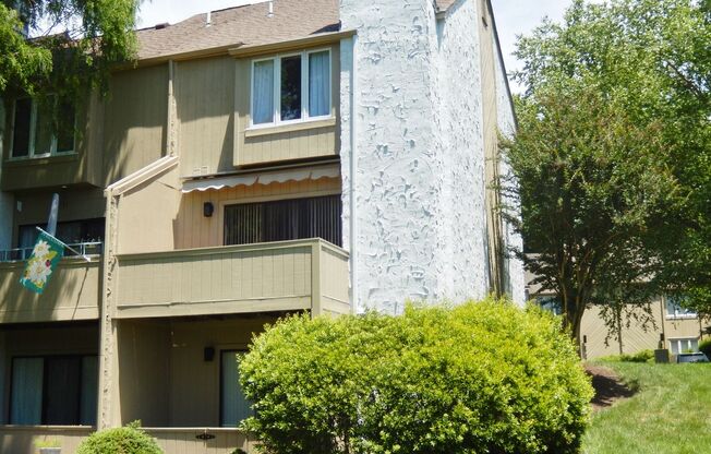Fabulous Waterfront, 3 level townhouse