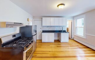 2 beds, 1 bath, $1,595, Unit 2