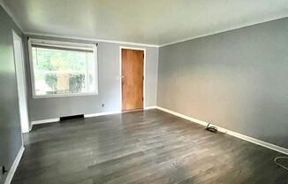 2 beds, 1 bath, 800 sqft, $800, Unit Apartment 3