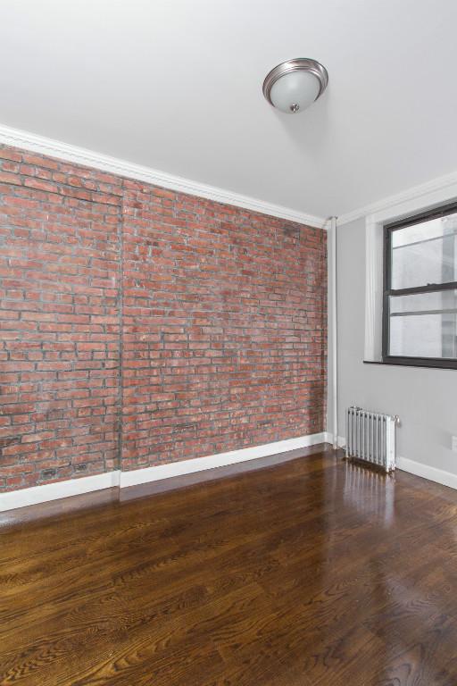 309 E 8 ST