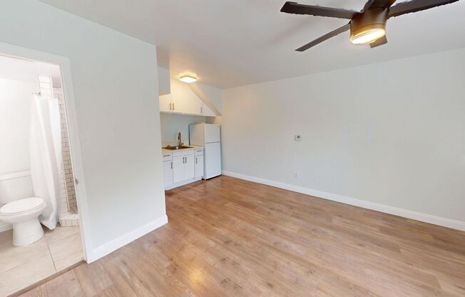 BEAUTIFUL Studio in Inglewood !!