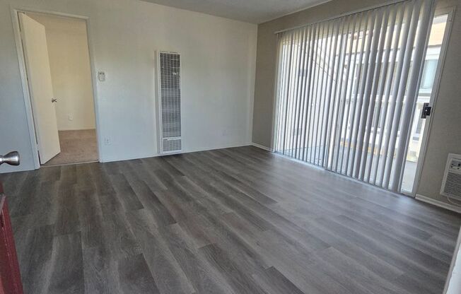 1 bed, 1 bath, 691 sqft, $2,125, Unit 472E