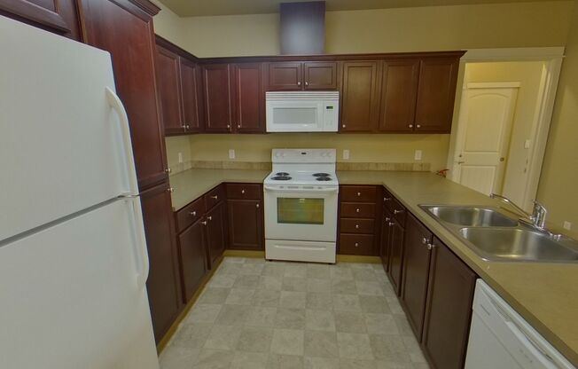 3 beds, 3 baths, 1,324 sqft, $2,700, Unit 205