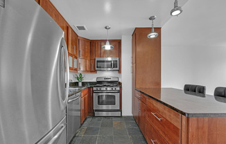 216 218 E 47 ST