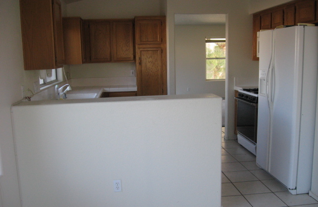 3 beds, 2 baths, $2,050