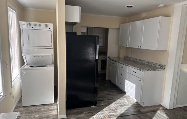 2 beds, 2 baths, 350 sqft, $1,600, Unit 10-2