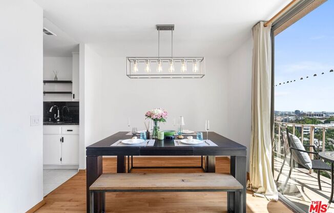 1 bed, 2 baths, 718 sqft, $3,800, Unit 710