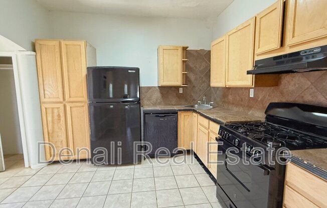 121 N 12 AVE