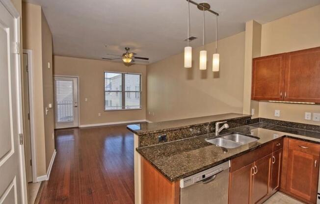 870 Mayson Turner Rd NW