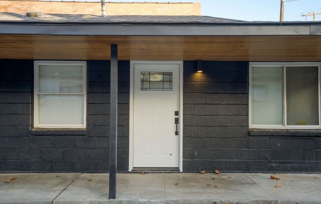 1115 S ROCKFORD AVE