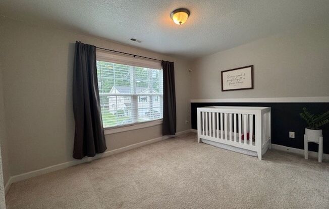 Adorable duplex condo in Red Mill.