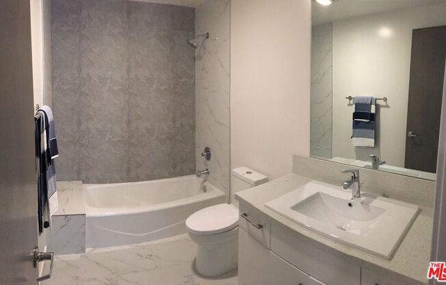 4600 Coldwater Canyon Ave # PH1