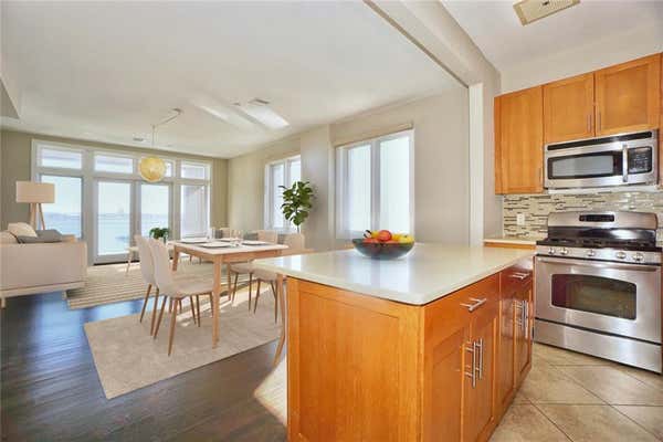 90 Bay Street Landing