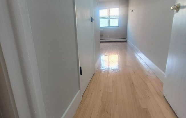 1 bed, 1 bath, $1,125, Unit 216