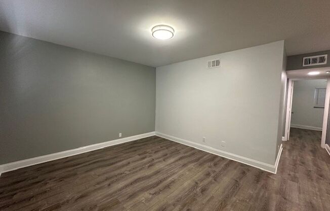 2 beds, 1 bath, 800 sqft, $1,925, Unit 6