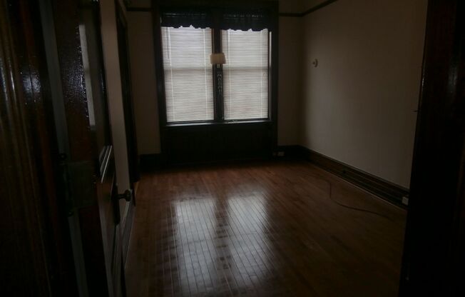 1 bed, 1 bath, $925, Unit APARTMENT 3A