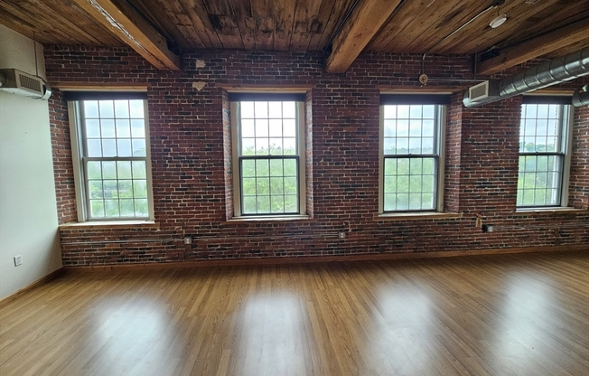 1 bed, 1 bath, 786 sqft, $2,000, Unit 110