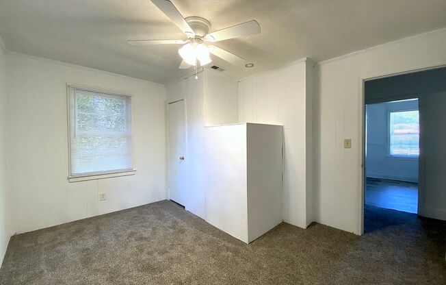 3 beds, 1 bath, $1,000