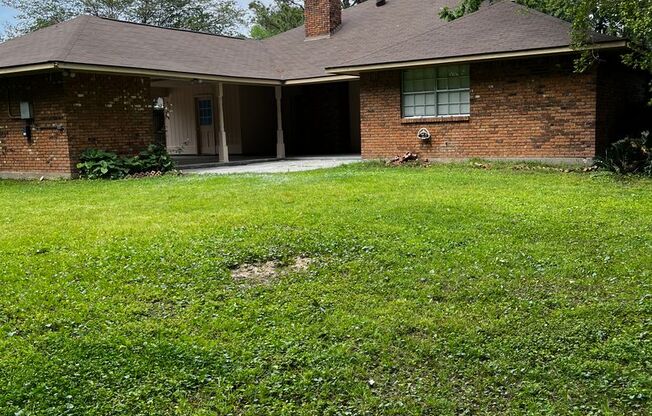 4 Br house !  Off STUMBERG b/n COURSEY & JEFFERSON Parkview Oaks area