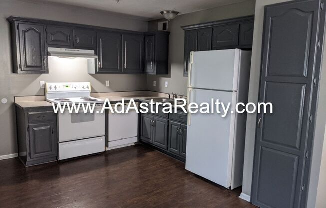 3 beds, 2.5 baths, $1,495, Unit Unit A