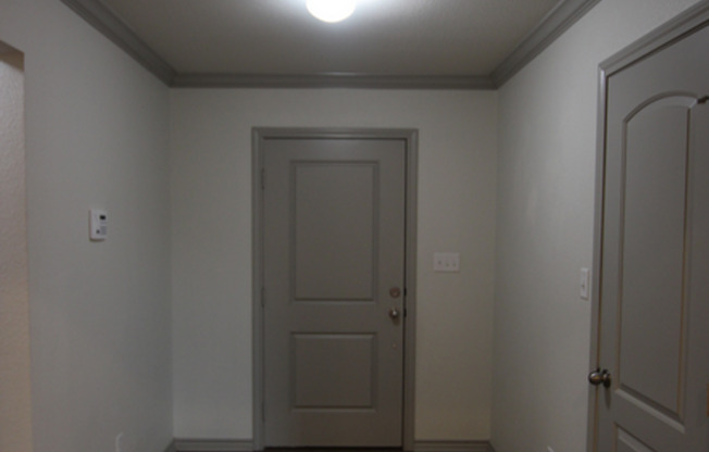 Beautiful 3 Bedroom 2 Bathroom Townhouse in South Tyler!