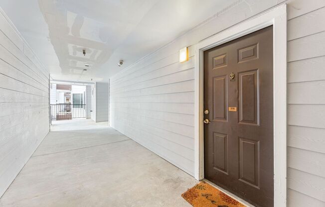 UT PRE LEASE: 3 BR / 2 BA West Campus Condo, Walk to UT Campus