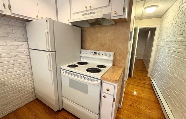 1 bed, 1 bath, 588 sqft, $2,195, Unit N