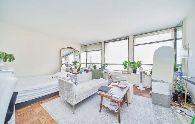 300 E 33 ST