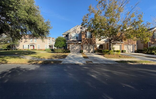 Baymeadows 3/2.5 Townhome Ready for Immediate Move In!