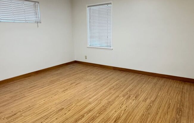 Charming 3-Bedroom Front Home in Lakewood