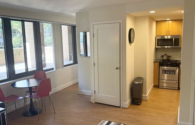 1 bed, 1 bath, 600 sqft, $2,923, Unit 0121