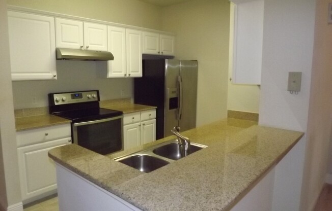 Beautiful 1/1 2nd floor Condo in Winter Garden!  Available November 2024!