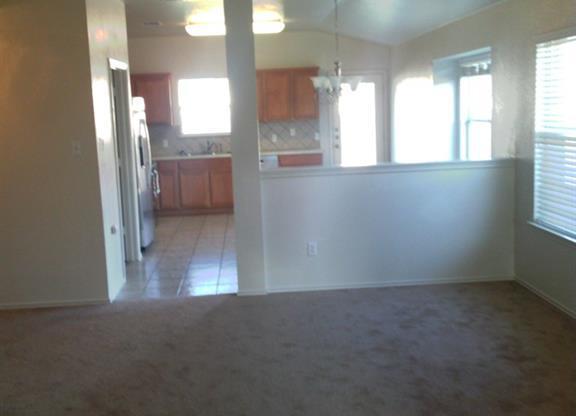 BEAUTIFUL 4 BEDROOMS / 2 BATH HOME IN SETTLERS CROSSING