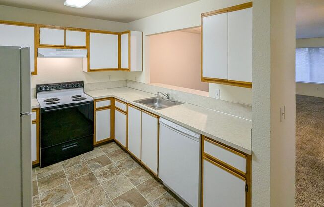 North Salem Apartment Complex With Washer/Dryer! ~ Camelot