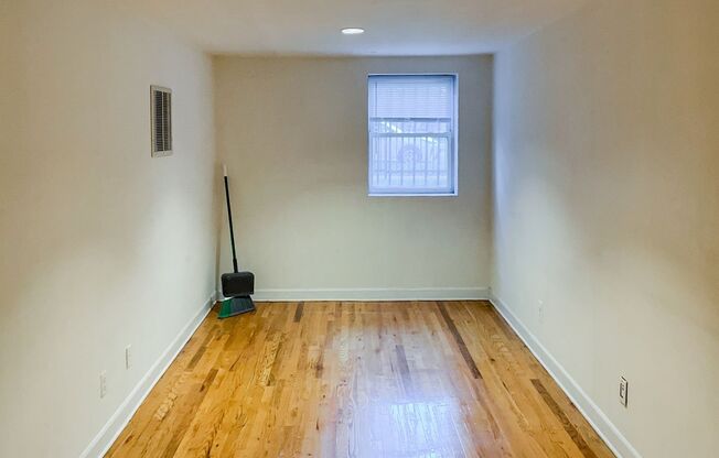 1 bed, 1 bath, 1,094 sqft, $1,595, Unit 5038-G